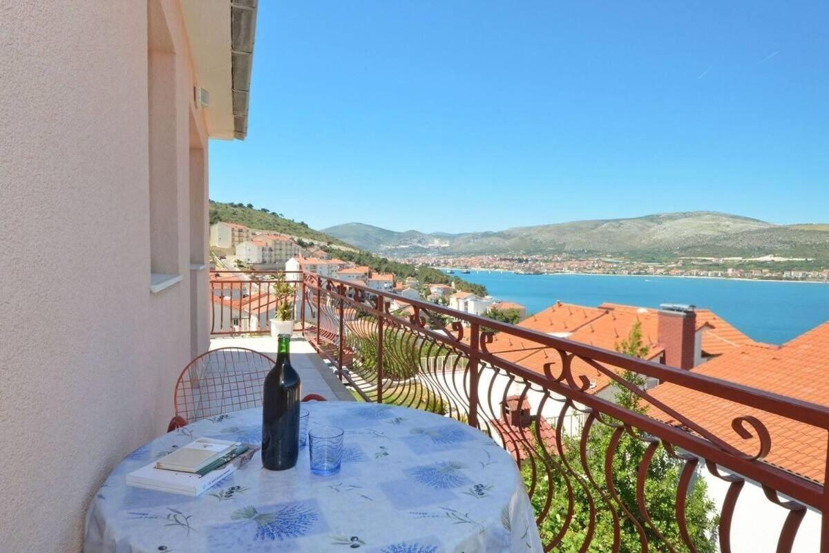 Apartments Sima Trogir Eksteriør bilde