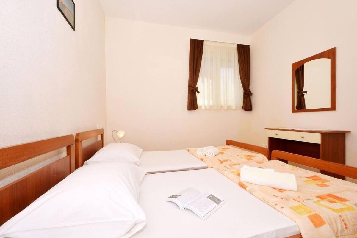 Apartments Sima Trogir Eksteriør bilde