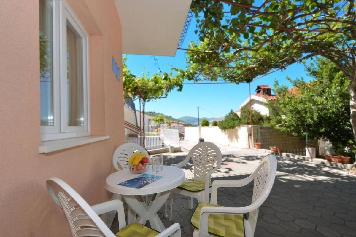 Apartments Sima Trogir Eksteriør bilde